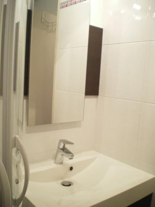 Agreable Studio A 400 M Du Centre Ville De Luz 吕兹-圣索沃尔 外观 照片