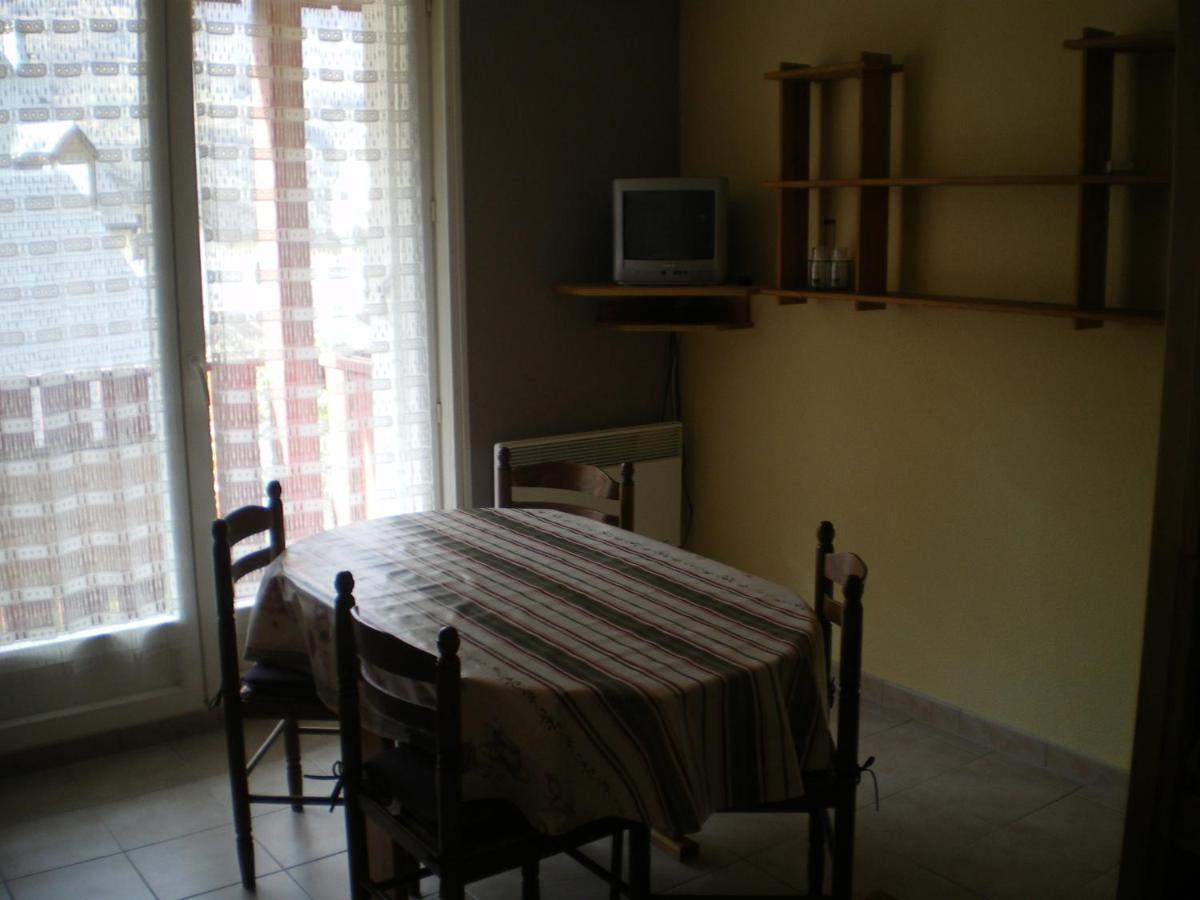 Agreable Studio A 400 M Du Centre Ville De Luz 吕兹-圣索沃尔 外观 照片